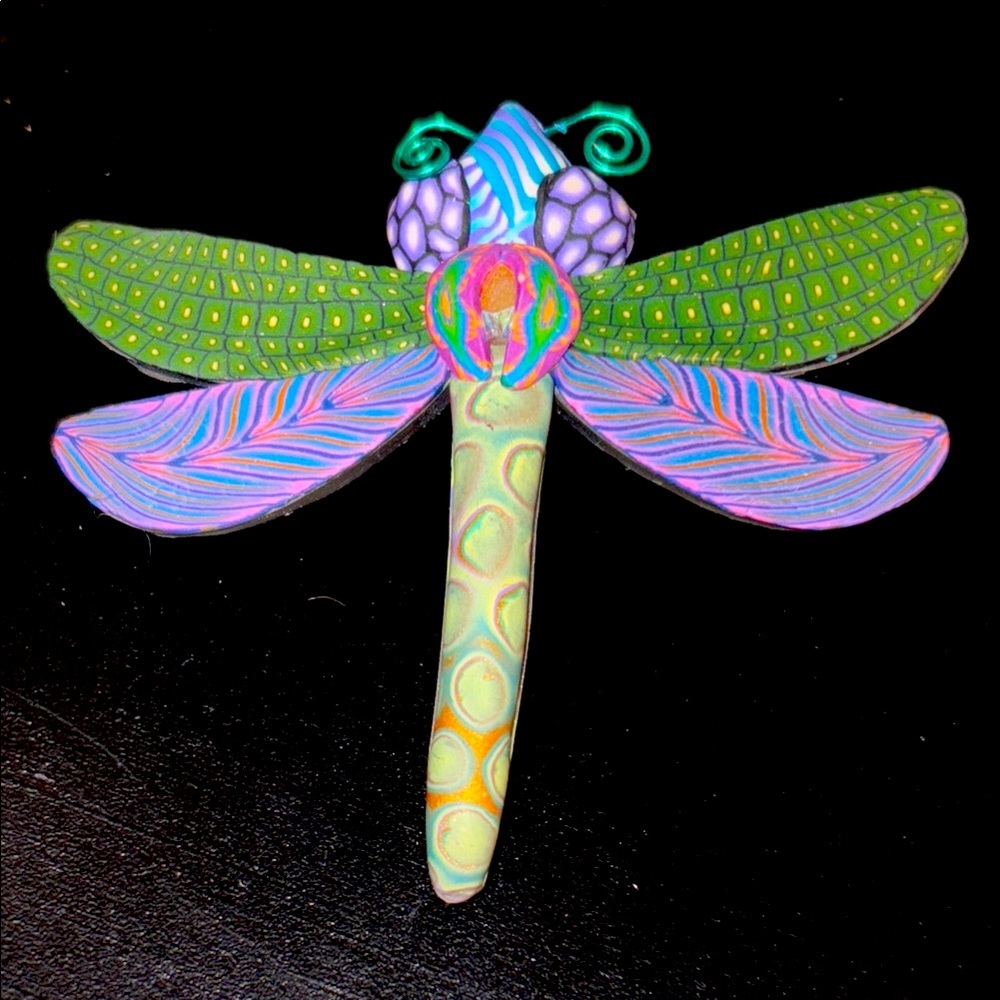 Vintage Wanda Shun dragonfly brooch
